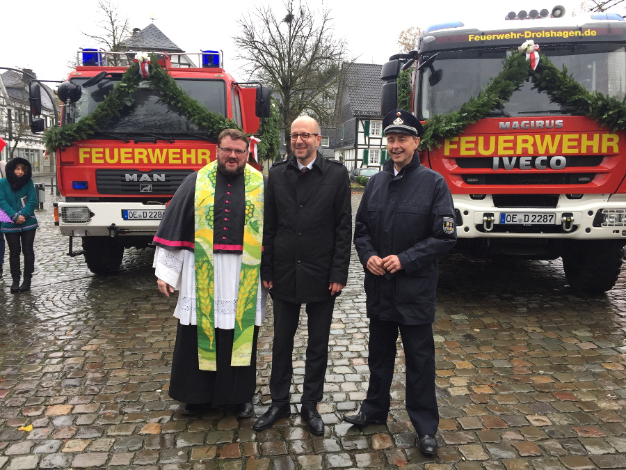 Fahrzeugsegnung von LFKatS und RW