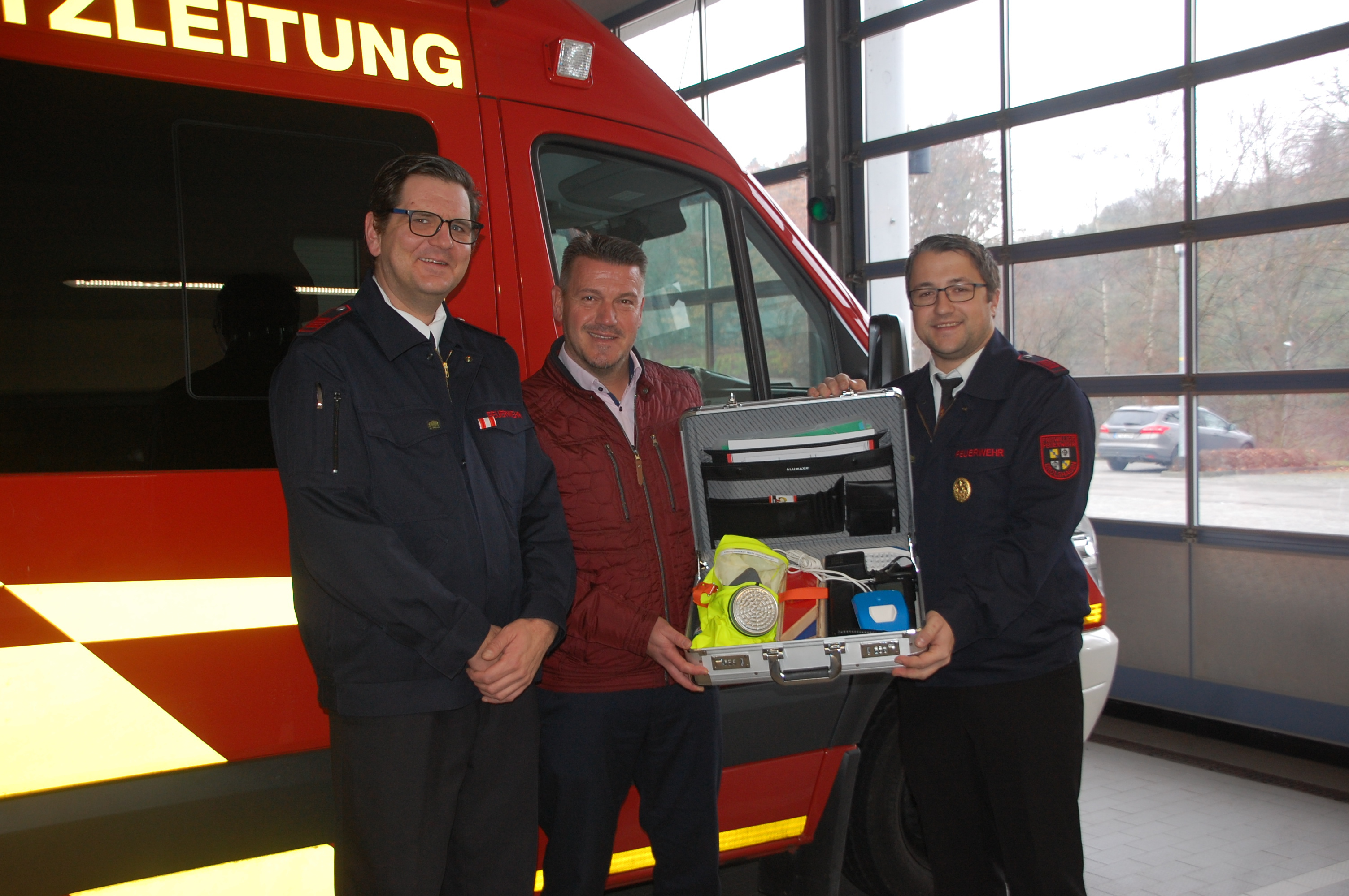 Provinzial spendet Brandschutzkoffer